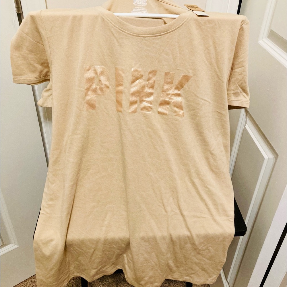 🪷Swag Style: LOTUS BOSS SHINE- PINK XL Beige and gold T-shirt.